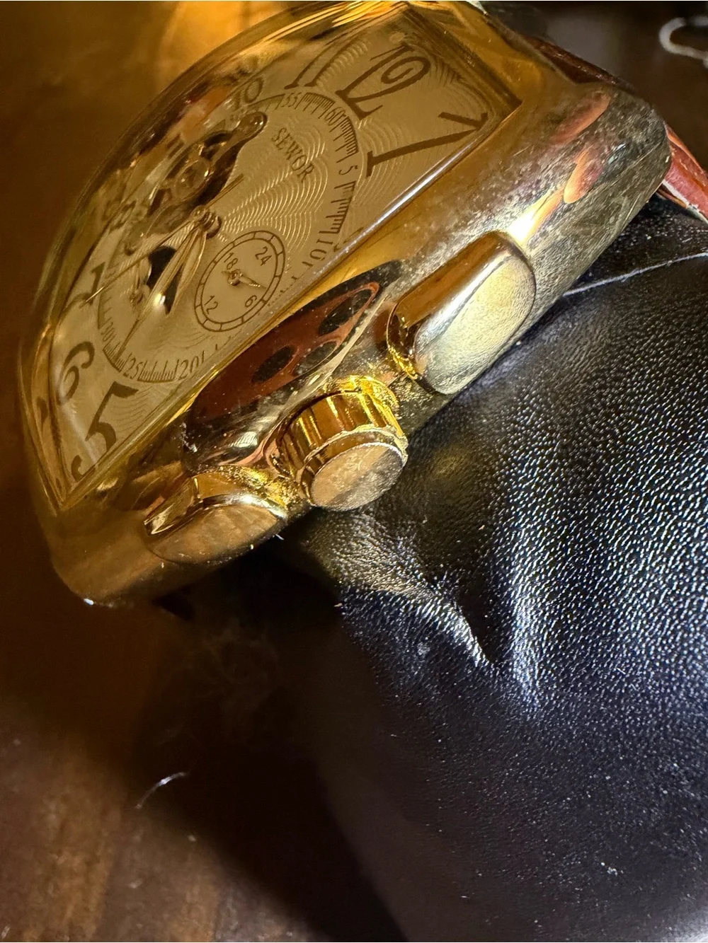 SEWUR Gold-Toned Bold Tonneau Face with Brown Leather Band
